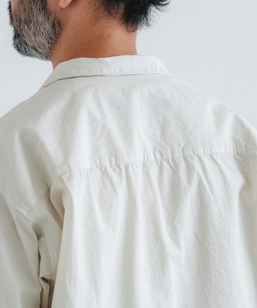 quadro（クオドロ）の「強撚ダンプオープンカラープルオーバーシャツ（シャツ/ブラウス・メンズ・ライトグレー/ダークネイビー/ライトベージュ・MEDIUM/LARGE）」の21枚目の写真