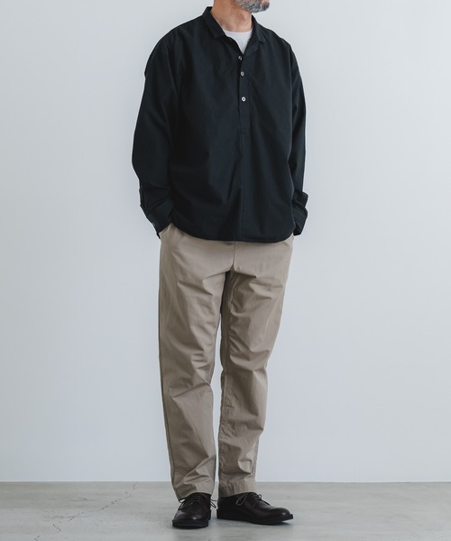 quadro（クオドロ）の「強撚ダンプオープンカラープルオーバーシャツ（シャツ/ブラウス・メンズ・ライトグレー/ダークネイビー/ライトベージュ・MEDIUM/LARGE）」の17枚目の写真