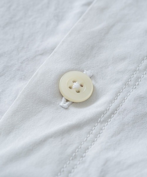 quadro（クオドロ）の「強撚ダンプオープンカラープルオーバーシャツ（シャツ/ブラウス・メンズ・ライトグレー/ダークネイビー/ライトベージュ・MEDIUM/LARGE）」の8枚目の写真