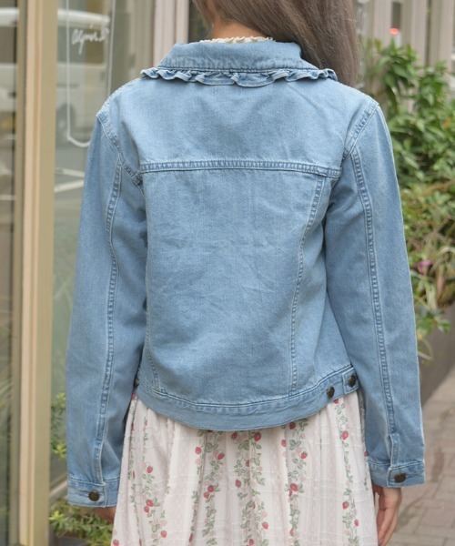 axes femme(アクシーズファム)の「ローズ刺繍フリルデニムジャケット(その他アウター・レディース・ホワイト/ケミカルウォッシュ・FREE)」の9枚目の写真