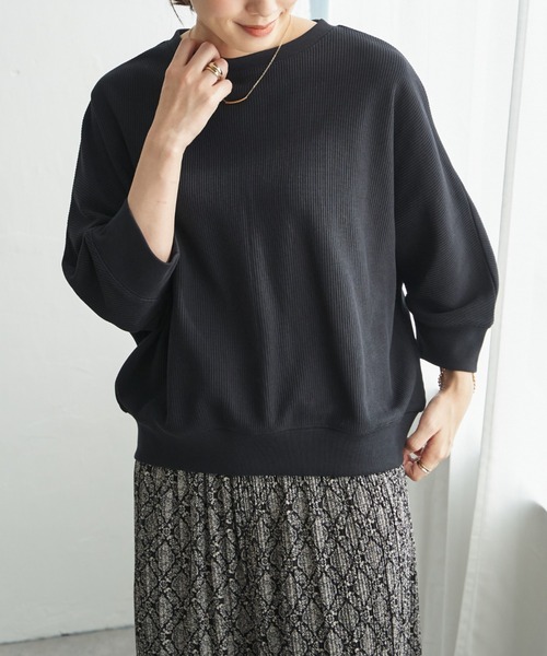ikka（イッカ）の「【雑誌InRed5月号掲載】タックフライスドルマンプルオーバー 【親子コーデ】（Tシャツ/カットソー・レディース・ピンク/グレイッシュベージュ/その他1/ネイビー・L/M）」の3枚目の写真