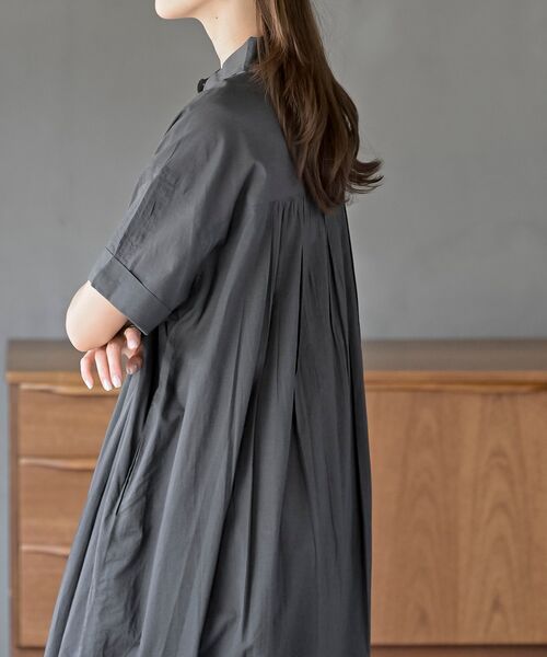 rps（アールピーエス）の「キャンブリックピンタックシャツワンピース（シャツワンピース・レディース・チャコールグレー/ブラック/カーキ/ネイビー・フリー）」の10枚目の写真