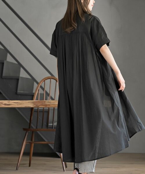 rps（アールピーエス）の「キャンブリックピンタックシャツワンピース（シャツワンピース・レディース・チャコールグレー/ブラック/カーキ/ネイビー・フリー）」の15枚目の写真