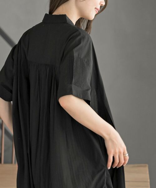 rps（アールピーエス）の「キャンブリックピンタックシャツワンピース（シャツワンピース・レディース・チャコールグレー/ブラック/カーキ/ネイビー・フリー）」の18枚目の写真