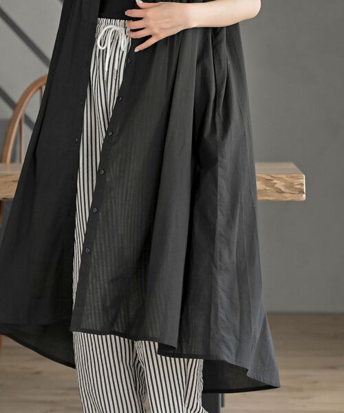 rps（アールピーエス）の「キャンブリックピンタックシャツワンピース（シャツワンピース・レディース・チャコールグレー/ブラック/カーキ/ネイビー・フリー）」の20枚目の写真