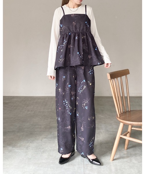 She's Closet(シーズクローゼット)の「フラワープリント ストレート ワイド 花柄パンツ(その他パンツ・レディース・ブラック/ネイビー/オフホワイト・FREE)」の10枚目の写真