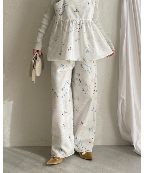 She's Closet(シーズクローゼット)の「フラワープリント ストレート ワイド 花柄パンツ(その他パンツ・レディース・ブラック/ネイビー/オフホワイト・FREE)」の15枚目の写真