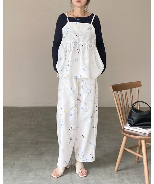 She's Closet(シーズクローゼット)の「フラワープリント ストレート ワイド 花柄パンツ(その他パンツ・レディース・ブラック/ネイビー/オフホワイト・FREE)」の16枚目の写真