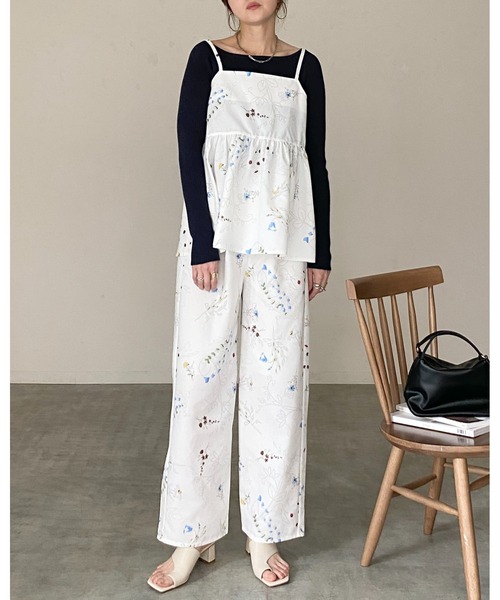 She's Closet(シーズクローゼット)の「フラワープリント ストレート ワイド 花柄パンツ(その他パンツ・レディース・ブラック/ネイビー/オフホワイト・FREE)」の17枚目の写真