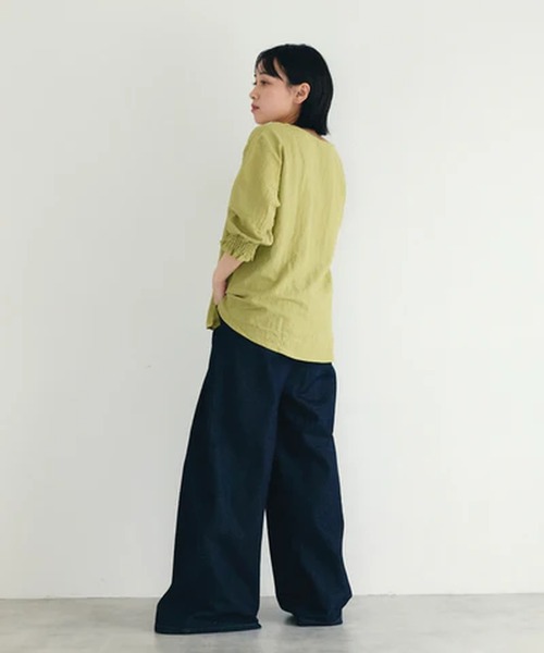 merrylatte(メリーラテ)の「シャーリングスリーブブラウス【IROHANI】(シャツ/ブラウス・レディース・グリーン/ブラック/ホワイト・FREE)」の6枚目の写真