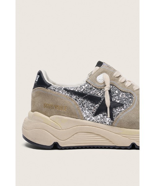 GOLDEN GOOSE(ゴールデングース)の「レディース Running Sole シルバー グリッター&ダブグレースエード(スニーカー・レディース・シルバー×ブラック・35/36/37/38/40/39)」の3枚目の写真