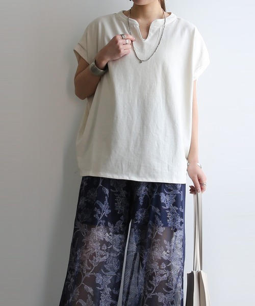and it_(アンドイット)の「キーネックフレンチスリーブTシャツ(Tシャツ/カットソー・レディース・ブラック/チャコール/アイボリー・M)」の5枚目の写真
