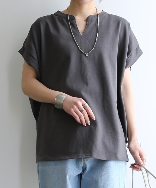 and it_(アンドイット)の「キーネックフレンチスリーブTシャツ(Tシャツ/カットソー・レディース・ブラック/チャコール/アイボリー・M)」の12枚目の写真