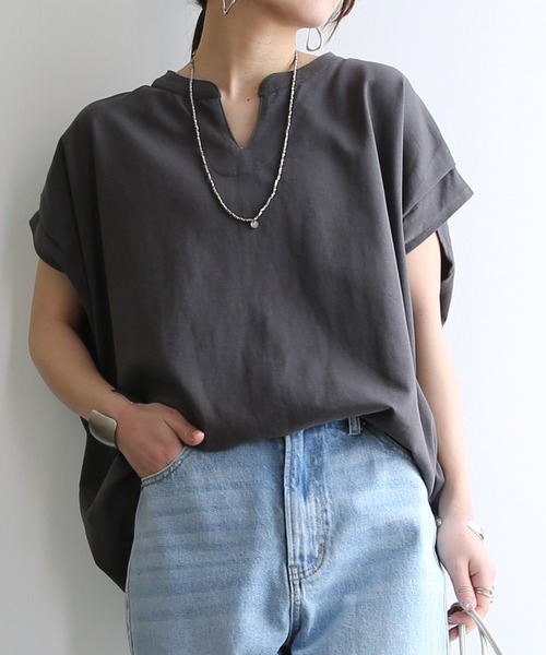 and it_(アンドイット)の「キーネックフレンチスリーブTシャツ(Tシャツ/カットソー・レディース・ブラック/チャコール/アイボリー・M)」の14枚目の写真