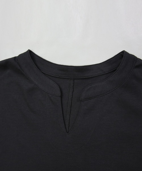 and it_(アンドイット)の「キーネックフレンチスリーブTシャツ(Tシャツ/カットソー・レディース・ブラック/チャコール/アイボリー・M)」の20枚目の写真