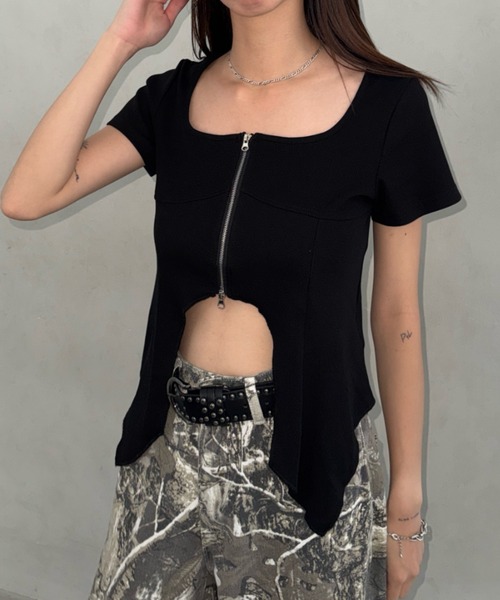 Bamm（バム）の「フロントジップデザインヘムT（Tシャツ/カットソー・レディース・ブラック/ホワイト/チャコールグレー・FREE）」の2枚目の写真