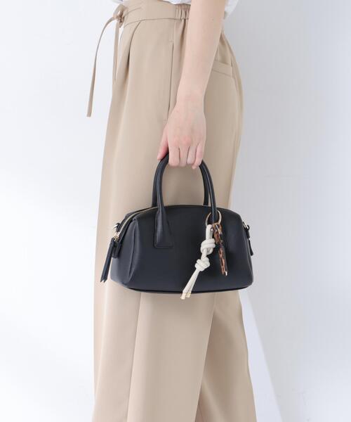 NATURAL BEAUTY BASIC(ナチュラルビューティーベーシック)の「ミックスチャームボストン(ボストンバッグ・レディース・オフホワイト/ブラック/ダークブラウン・-)」の4枚目の写真
