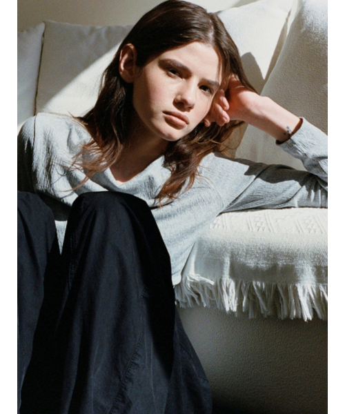 UNNOUT（アナウト）の「DRAPED SHIRRING T-SHIRT GREY（Tシャツ/カットソー・レディース・その他・FREE）」の3枚目の写真