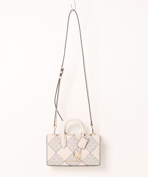 MICHAEL KORS(マイケルコース)の「SM EW TZ XBODY(ショルダーバッグ・レディース・ベージュ系その他・FREE)」の1枚目の写真