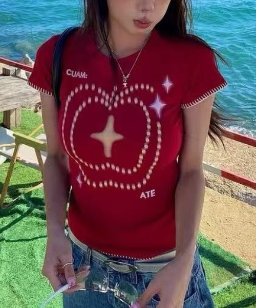Achic(アシック)の「Y2K アップルプリント コンパクトT(Tシャツ/カットソー・レディース・レッド・M)」の4枚目の写真