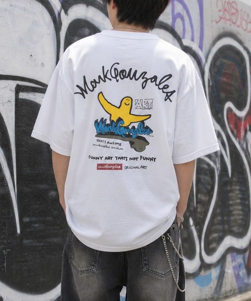 Mark Gonzales(マーク・ゴンザレス)の「【ba】〔Mark Gonzales ARTWORK COLLECTION〕アソートアートデザイン 半袖クルーネックTシャツ 刺繍/サガラ刺繍/ワッペン(Tシャツ/カットソー・メンズ・ホワイト系6/ホワイト系2/ホワイト系1/ブラック系9/ブラック系8/ブラック系7/ブラック系6/ブラック系5/ホワイト系4/ブルー系2/グレー系9/グレー系7/ブラック系4/ブラック系2/ホワイト系5/ホワイト系3/ブルー系8/グレー系4/グレー系3/ブルー系1/ホワイト系9/ホワイト系8/ホワイト系7/ブラック系3/ブラック系1・LARGE/MEDIUM)」の5枚目の写真