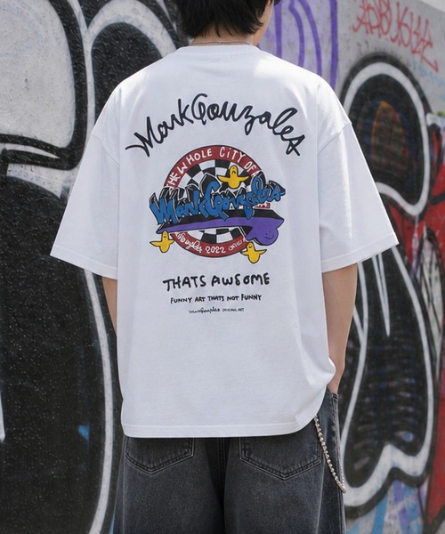 Mark Gonzales(マーク・ゴンザレス)の「【ba】〔Mark Gonzales ARTWORK COLLECTION〕アソートアートデザイン 半袖クルーネックTシャツ 刺繍/サガラ刺繍/ワッペン(Tシャツ/カットソー・メンズ・ホワイト系6/ホワイト系2/ホワイト系1/ブラック系9/ブラック系8/ブラック系7/ブラック系6/ブラック系5/ホワイト系4/ブルー系2/グレー系9/グレー系7/ブラック系4/ブラック系2/ホワイト系5/ホワイト系3/ブルー系8/グレー系4/グレー系3/ブルー系1/ホワイト系9/ホワイト系8/ホワイト系7/ブラック系3/ブラック系1・LARGE/MEDIUM)」の7枚目の写真