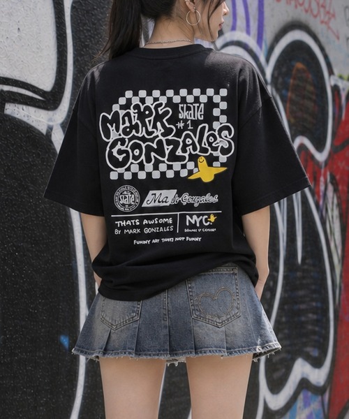 Mark Gonzales(マーク・ゴンザレス)の「【ba】〔Mark Gonzales ARTWORK COLLECTION〕アソートアートデザイン 半袖クルーネックTシャツ 刺繍/サガラ刺繍/ワッペン(Tシャツ/カットソー・メンズ・ホワイト系6/ホワイト系2/ホワイト系1/ブラック系9/ブラック系8/ブラック系7/ブラック系6/ブラック系5/ホワイト系4/ブルー系2/グレー系9/グレー系7/ブラック系4/ブラック系2/ホワイト系5/ホワイト系3/ブルー系8/グレー系4/グレー系3/ブルー系1/ホワイト系9/ホワイト系8/ホワイト系7/ブラック系3/ブラック系1・LARGE/MEDIUM)」の11枚目の写真
