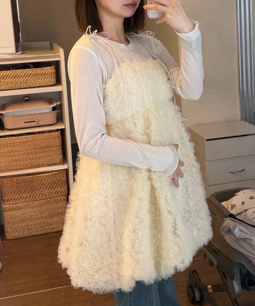 MELSOI.(メルソイ)の「フラワーペタルチュールキャミトップス(キャミソール・レディース・ブラック/ピンク/アイボリー・FREE)」の5枚目の写真