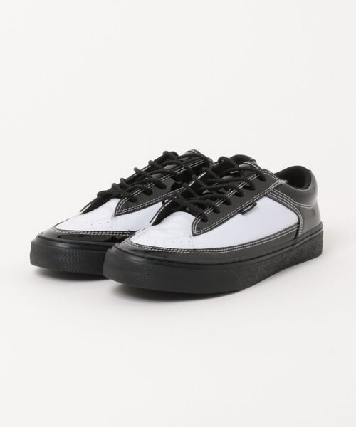 VANS(バンズ)の「VANS ヴァンズ RATT ラット V102CF PTT BLACK/WHITE(スニーカー・メンズ・ブラック・7h/8/8h/9/9h/10/10h/11)」の1枚目の写真