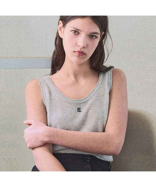 SLOWLOLLI(スローローリ)の「Muse logo round knit sleeveless_4 Colors(Tシャツ/カットソー・レディース・グレー/ブルー/ブラック/アイボリー・FREE)」の4枚目の写真