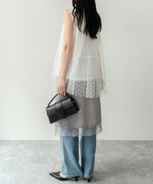 on:nue（オンニュ）の「【on:nue】[着用動画あり！] チュールドッキングノースリーブトップス /2026 SS COLLECTION（Tシャツ/カットソー・レディース・ホワイト/ブラック・FREE）」の5枚目の写真