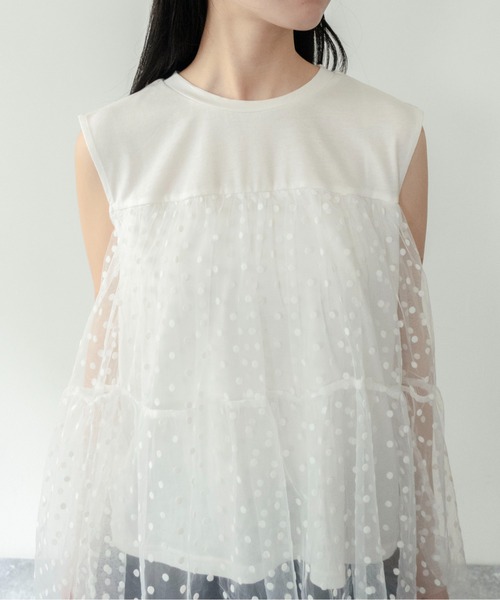 on:nue（オンニュ）の「【on:nue】[着用動画あり！] チュールドッキングノースリーブトップス /2026 SS COLLECTION（Tシャツ/カットソー・レディース・ホワイト/ブラック・FREE）」の7枚目の写真