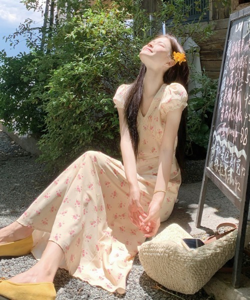 FAVORITO(ファヴォリート)の「Vネック花柄ワンピース(ワンピース・レディース・ライトイエロー・L/M/S)」の8枚目の写真