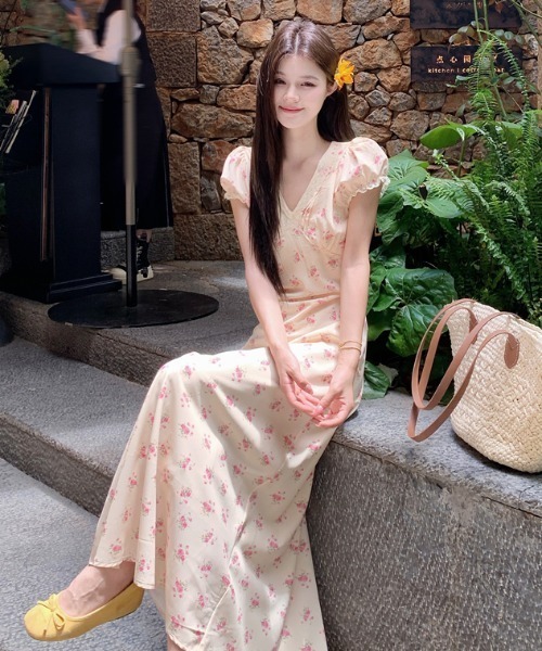 FAVORITO(ファヴォリート)の「Vネック花柄ワンピース(ワンピース・レディース・ライトイエロー・L/M/S)」の10枚目の写真
