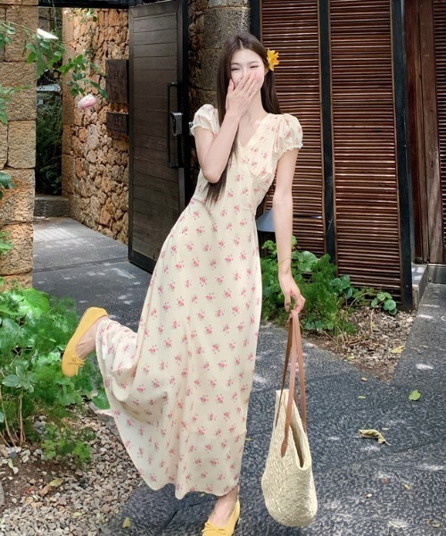 FAVORITO(ファヴォリート)の「Vネック花柄ワンピース(ワンピース・レディース・ライトイエロー・L/M/S)」の15枚目の写真