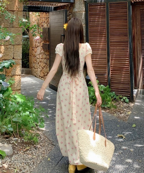 FAVORITO(ファヴォリート)の「Vネック花柄ワンピース(ワンピース・レディース・ライトイエロー・L/M/S)」の17枚目の写真