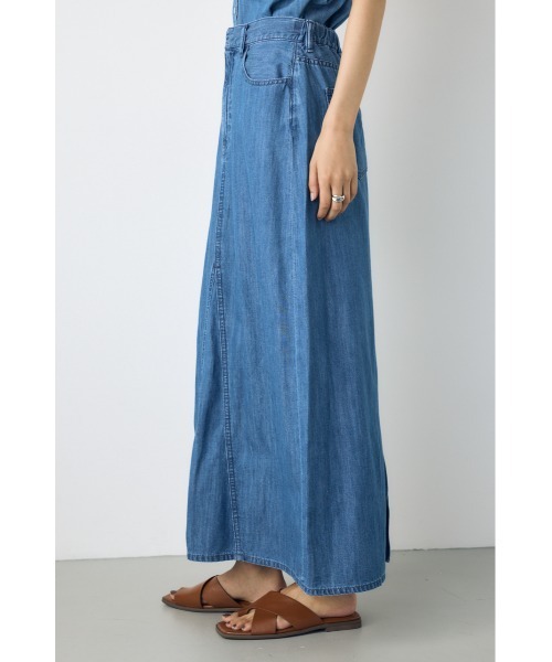 AZUL by moussy（アズールバイマウジー）の「【セットアップ対応】【身長/骨格別着用画像あり】ライトオンスデニムスカート（デニムスカート・レディース・ワンウォッシュ/ブルー・MEDIUM/SMALL）」の6枚目の写真