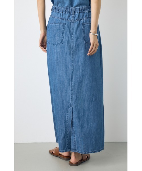 AZUL by moussy（アズールバイマウジー）の「【セットアップ対応】【身長/骨格別着用画像あり】ライトオンスデニムスカート（デニムスカート・レディース・ワンウォッシュ/ブルー・MEDIUM/SMALL）」の7枚目の写真