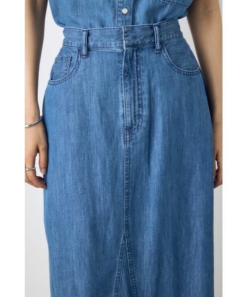 AZUL by moussy（アズールバイマウジー）の「【セットアップ対応】【身長/骨格別着用画像あり】ライトオンスデニムスカート（デニムスカート・レディース・ワンウォッシュ/ブルー・MEDIUM/SMALL）」の8枚目の写真