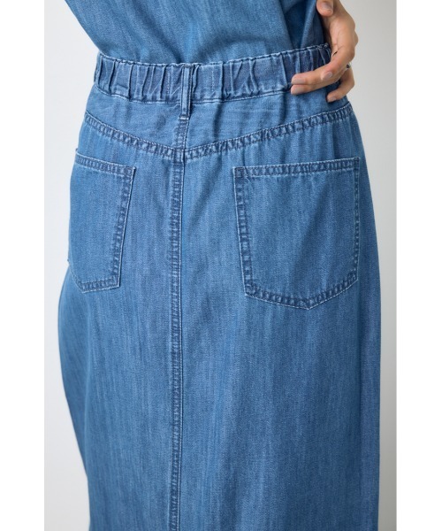 AZUL by moussy（アズールバイマウジー）の「【セットアップ対応】【身長/骨格別着用画像あり】ライトオンスデニムスカート（デニムスカート・レディース・ワンウォッシュ/ブルー・MEDIUM/SMALL）」の9枚目の写真