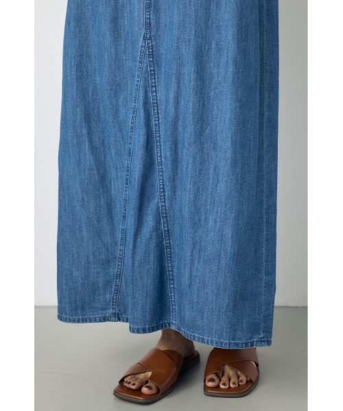 AZUL by moussy（アズールバイマウジー）の「【セットアップ対応】【身長/骨格別着用画像あり】ライトオンスデニムスカート（デニムスカート・レディース・ワンウォッシュ/ブルー・MEDIUM/SMALL）」の10枚目の写真