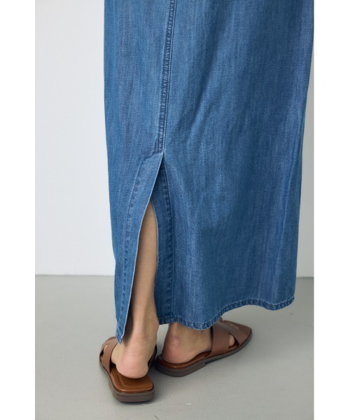 AZUL by moussy（アズールバイマウジー）の「【セットアップ対応】【身長/骨格別着用画像あり】ライトオンスデニムスカート（デニムスカート・レディース・ワンウォッシュ/ブルー・MEDIUM/SMALL）」の11枚目の写真