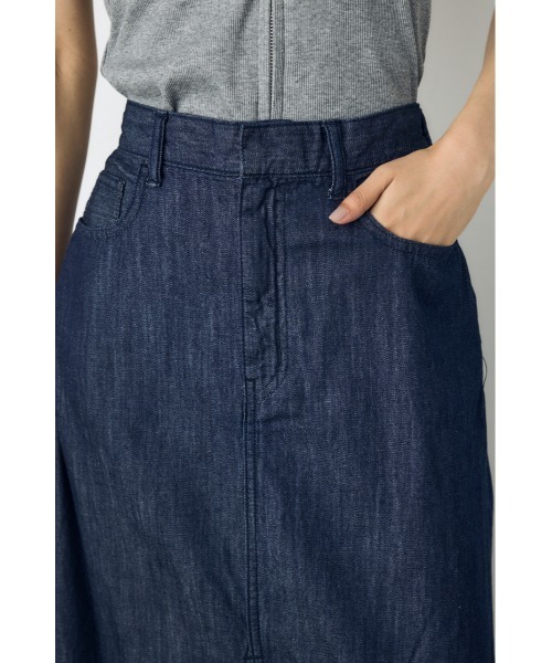 AZUL by moussy（アズールバイマウジー）の「【セットアップ対応】【身長/骨格別着用画像あり】ライトオンスデニムスカート（デニムスカート・レディース・ワンウォッシュ/ブルー・MEDIUM/SMALL）」の18枚目の写真