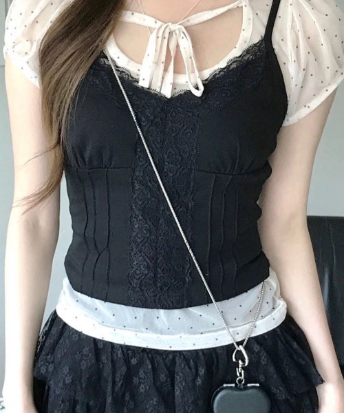 GEMEDA(ジェメダ)の「【韓国ガーリー】ドットシアーレースレイヤードトップス / メロウ半袖プルオーバー(Tシャツ/カットソー・レディース・ブルー/ライトベージュ/ブラック・M)」の6枚目の写真