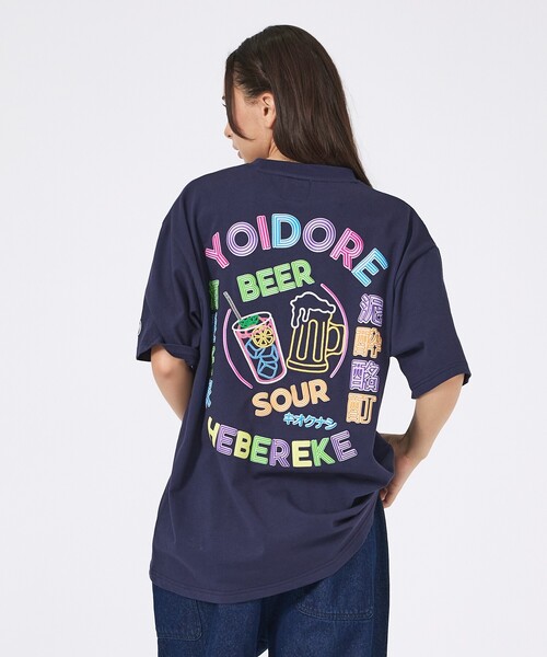 ABAHOUSE(アバハウス)の「【YOIDORE/ヨイドレ 】刺繍MIX グラフィックプリント クルーネックTシャツTシャツ/ 酒愛好家/ユニセックス(Tシャツ/カットソー・メンズ・ネイビー/グリーン/ブラック系その他/ホワイト系その他2/ブラック系その他2/ブラック系その他3/ホワイト系その他3/ホワイト系その他・M/L)」の8枚目の写真