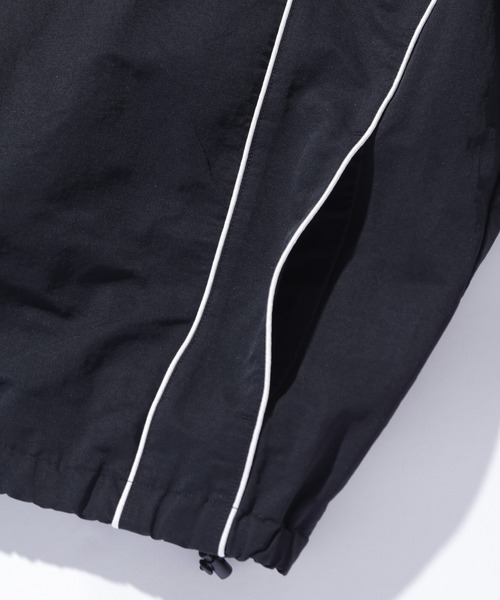 XLARGE(エクストララージ)の「CURVED NYLON JACKET(ブルゾン・メンズ・ホワイト/ブラック/オリーブ・S/L/M/XL)」の5枚目の写真