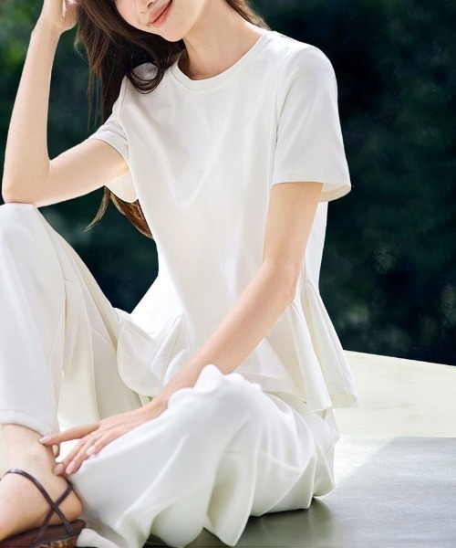 AMAJI(アマジ)の「ラッフルフリル ウエストマーク 半袖Tシャツ(Tシャツ/カットソー・レディース・ホワイト/パープル・X-LARGE/LARGE/MEDIUM)」の4枚目の写真