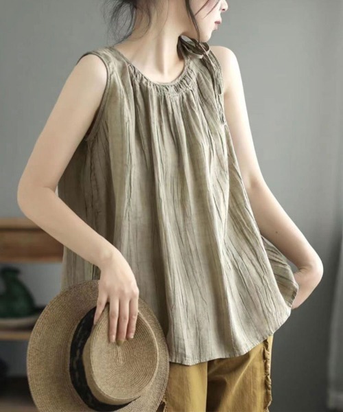 Flugge(フラッジー)の「ギャザーノースリーブトップス(その他トップス・レディース・ベージュ/グリーン・MEDIUM/LARGE)」の1枚目の写真