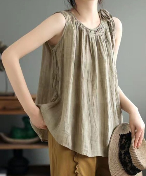 Flugge(フラッジー)の「ギャザーノースリーブトップス(その他トップス・レディース・ベージュ/グリーン・MEDIUM/LARGE)」の5枚目の写真