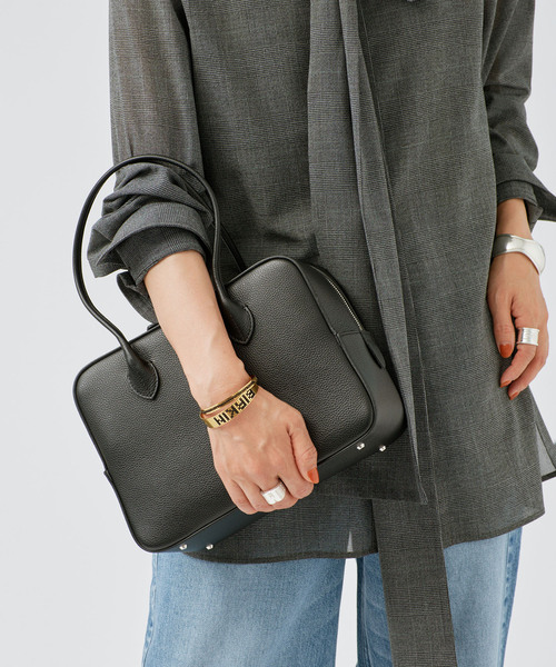 MAISON CANAU(メゾンカナウ)の「MAISON CANAU メゾン カナウ 別注ボックスボストン M 26FW1(ボストンバッグ・レディース・ブラック・FREE)」の2枚目の写真